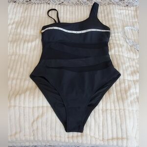 Black One-Shoulder Swimsuit